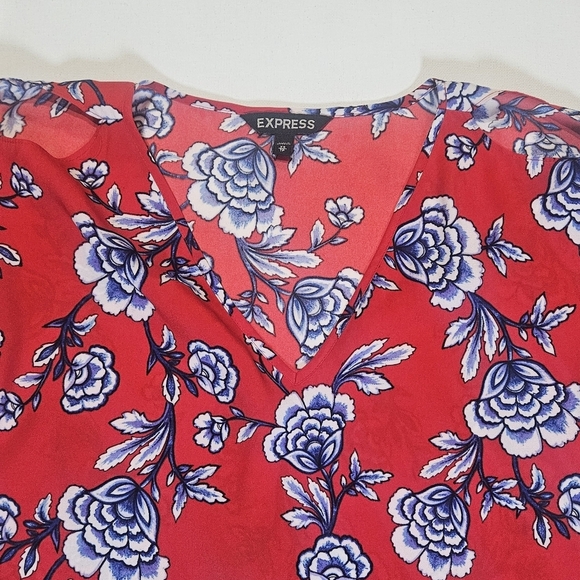 Express Blouse Womens‎ XS V-Neck Cold Shoulder Red Floral Office Fall Top Career - Picture 9 of 9